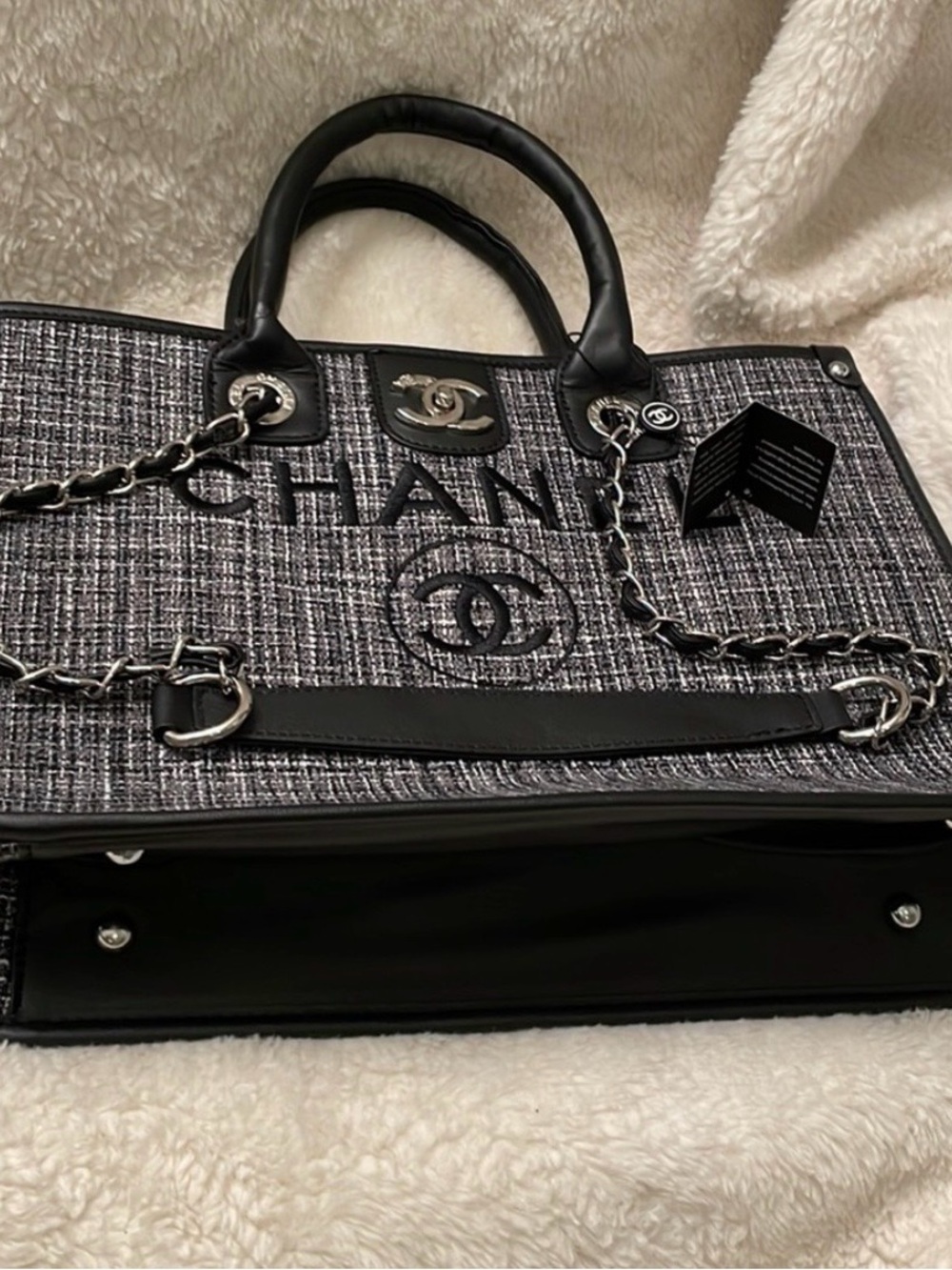 Luxury Tote Set - Picture 12 of 15